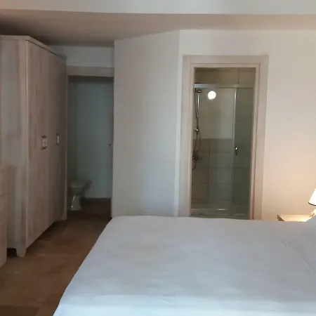 No 111 Boutique Hotel *