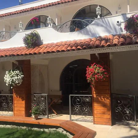Hotel No 111 Boutique Golturkbuku